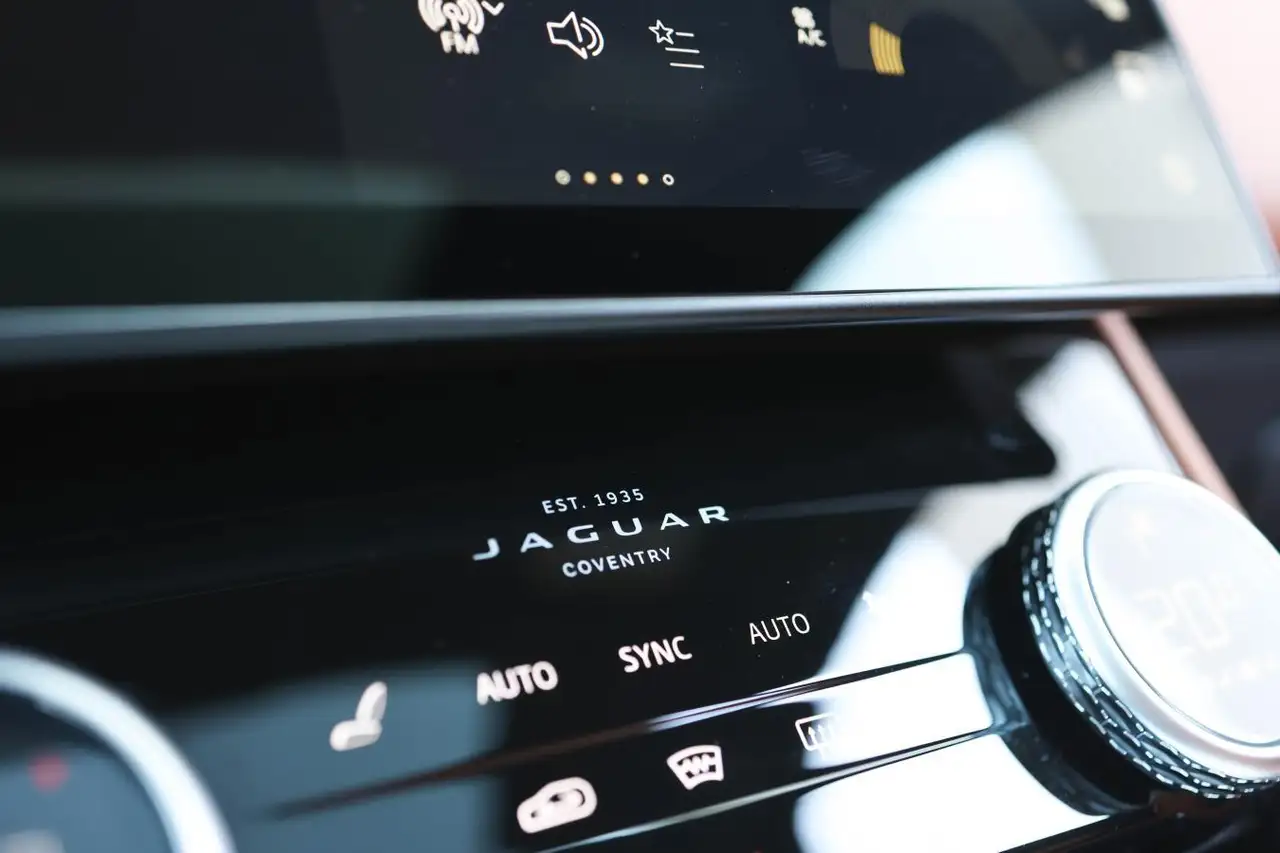 Jaguar F-Pace снимка Jaguar F-Pace