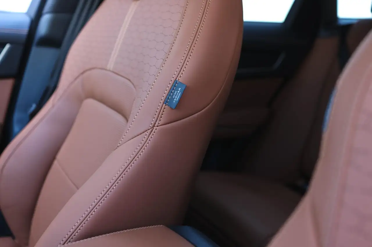 Jaguar F-Pace снимка Jaguar F-Pace
