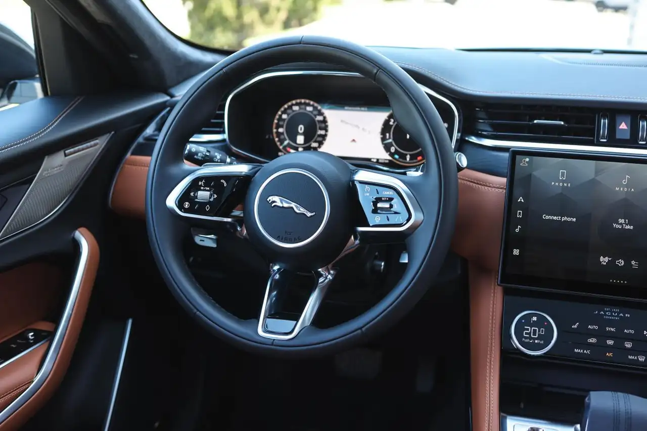 Jaguar F-Pace снимка Jaguar F-Pace