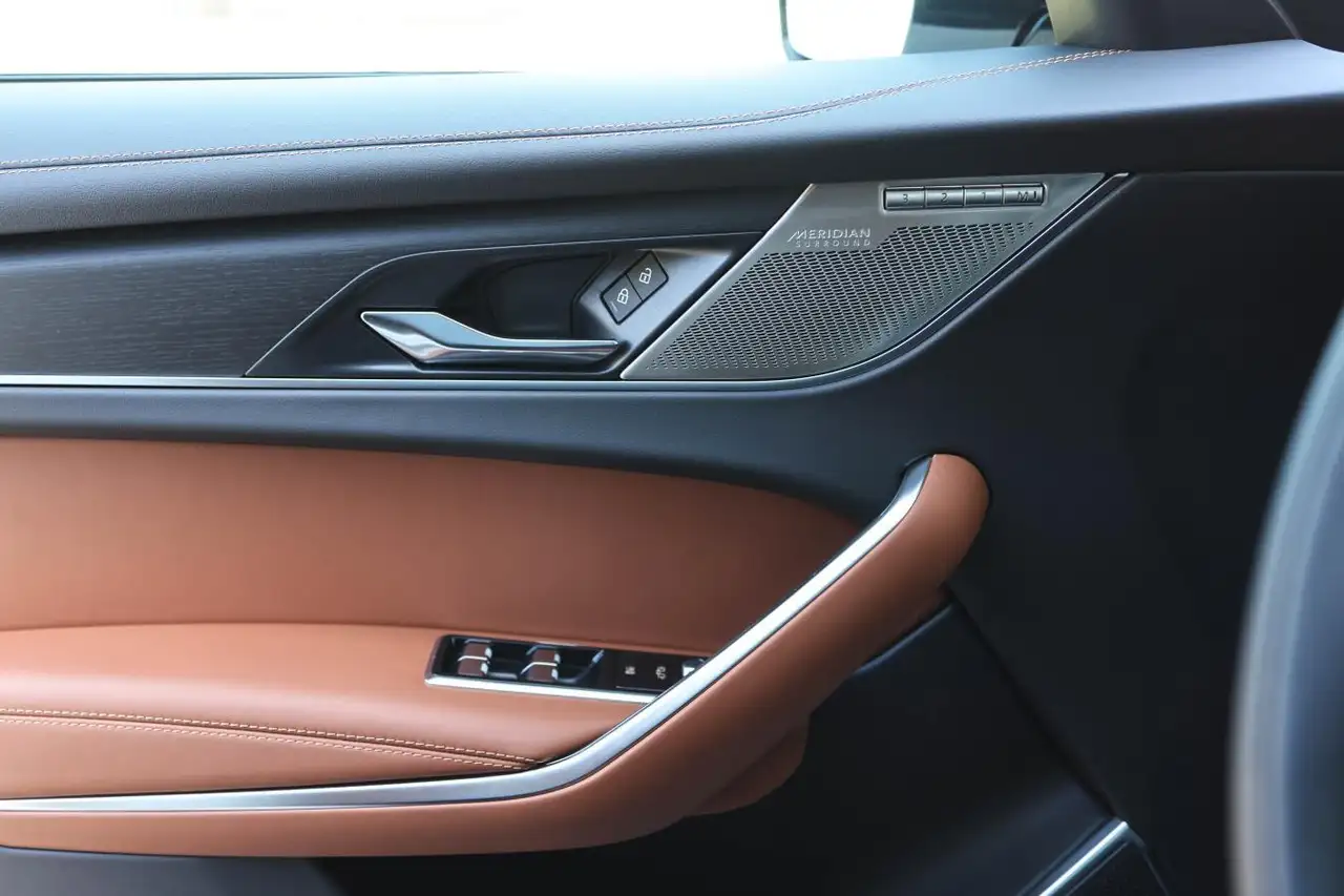 Jaguar F-Pace снимка Jaguar F-Pace