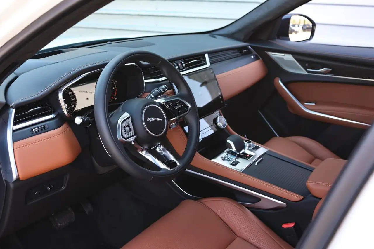 Jaguar F-Pace снимка Jaguar F-Pace