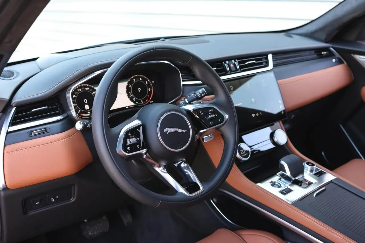 Jaguar F-Pace снимка Jaguar F-Pace