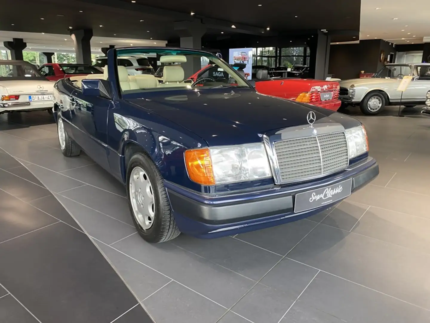 Mercedes-Benz Cabriolet 300 CE-24 Cabrio Blau - 1