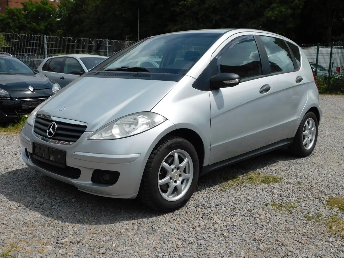 Mercedes-Benz A 150 /Navi/ALU/TUV.05.2027 Серебристый - 1