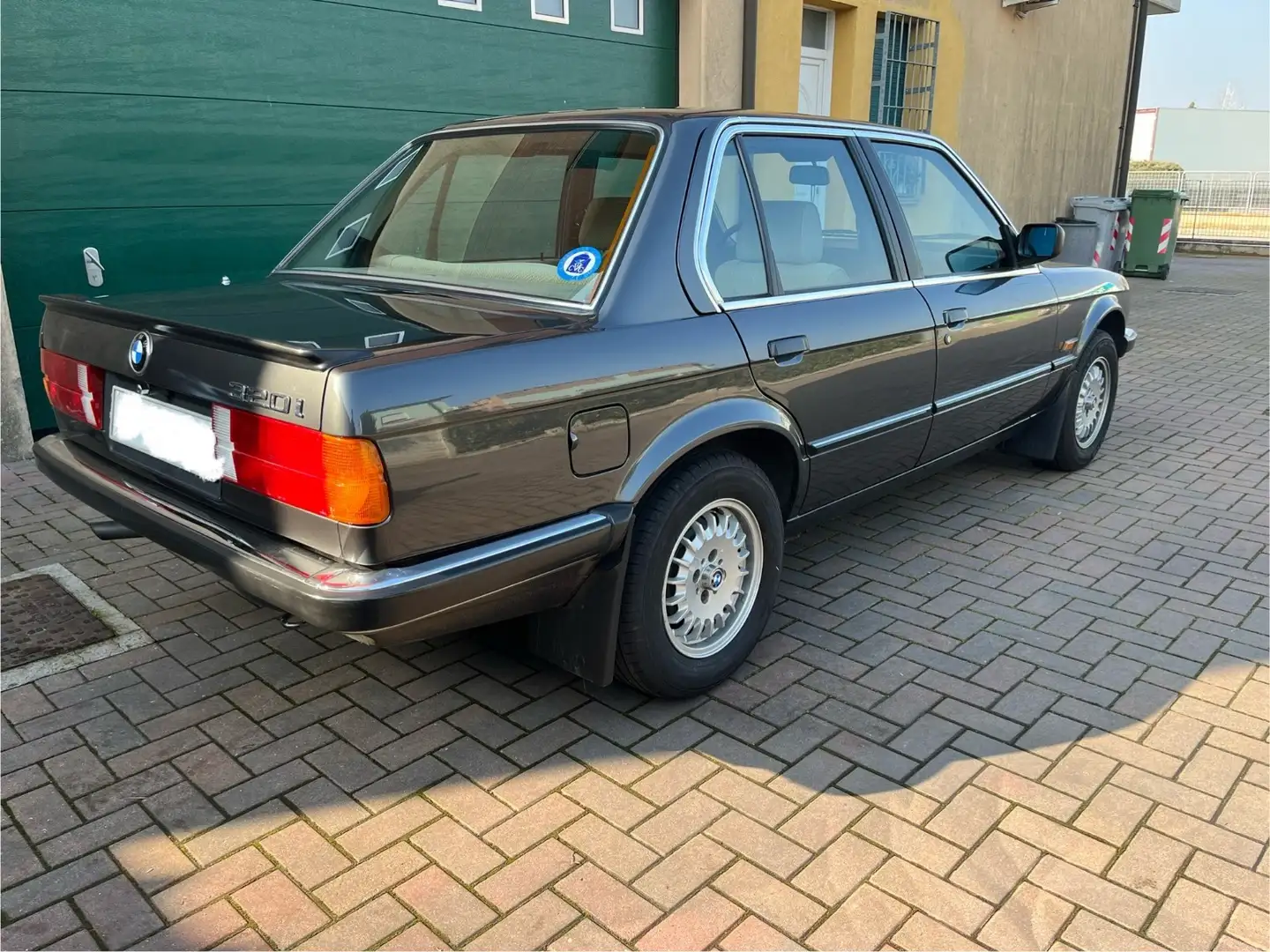 BMW 320 320i 4p Gri - 1