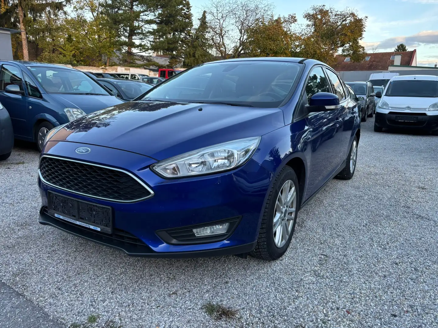 Ford Focus 1,0 EcoBoost Trend 101PS Blau - 1