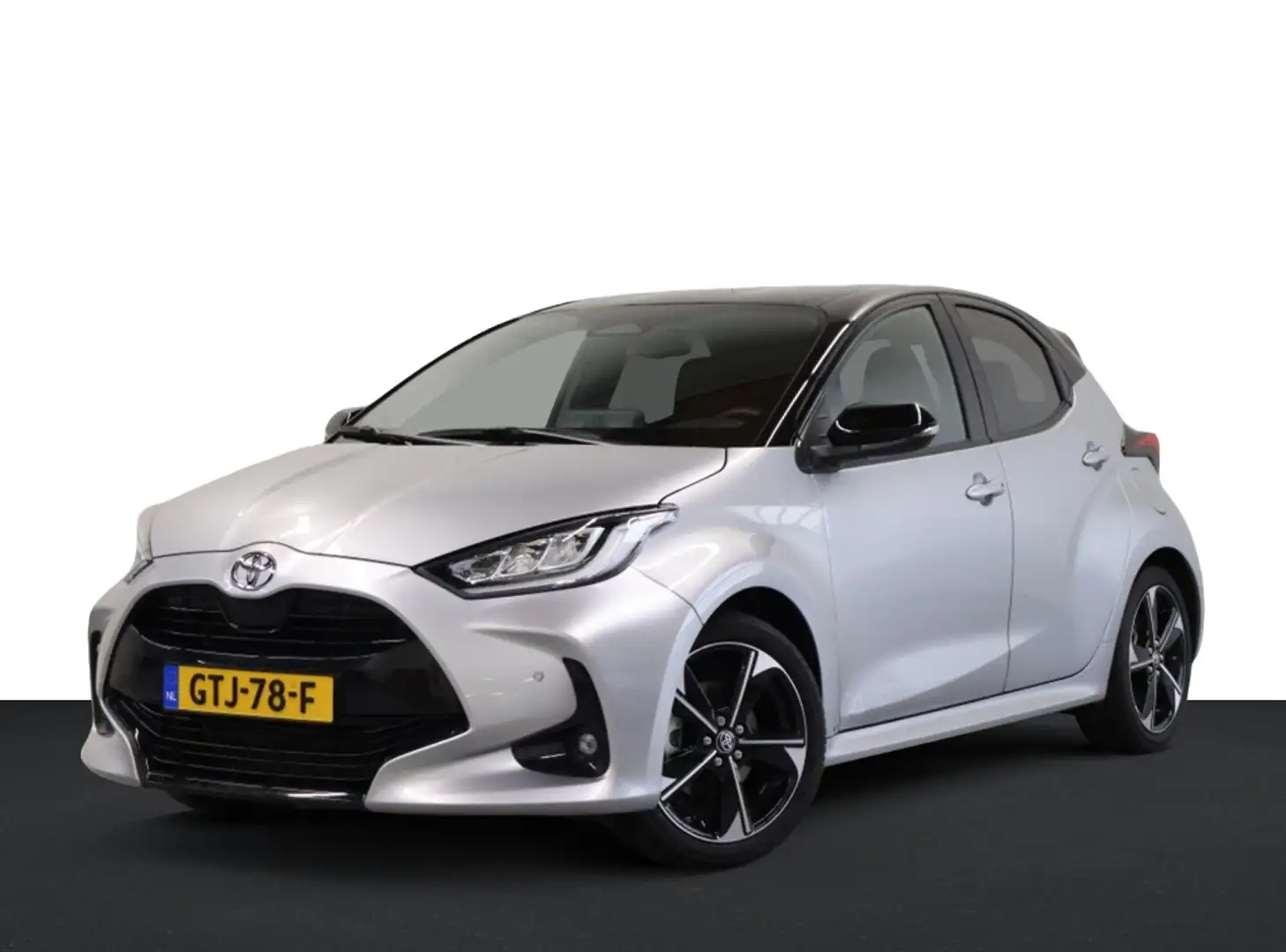 Toyota Yaris 1.5 Hybrid 130 Launch Zilver - 1