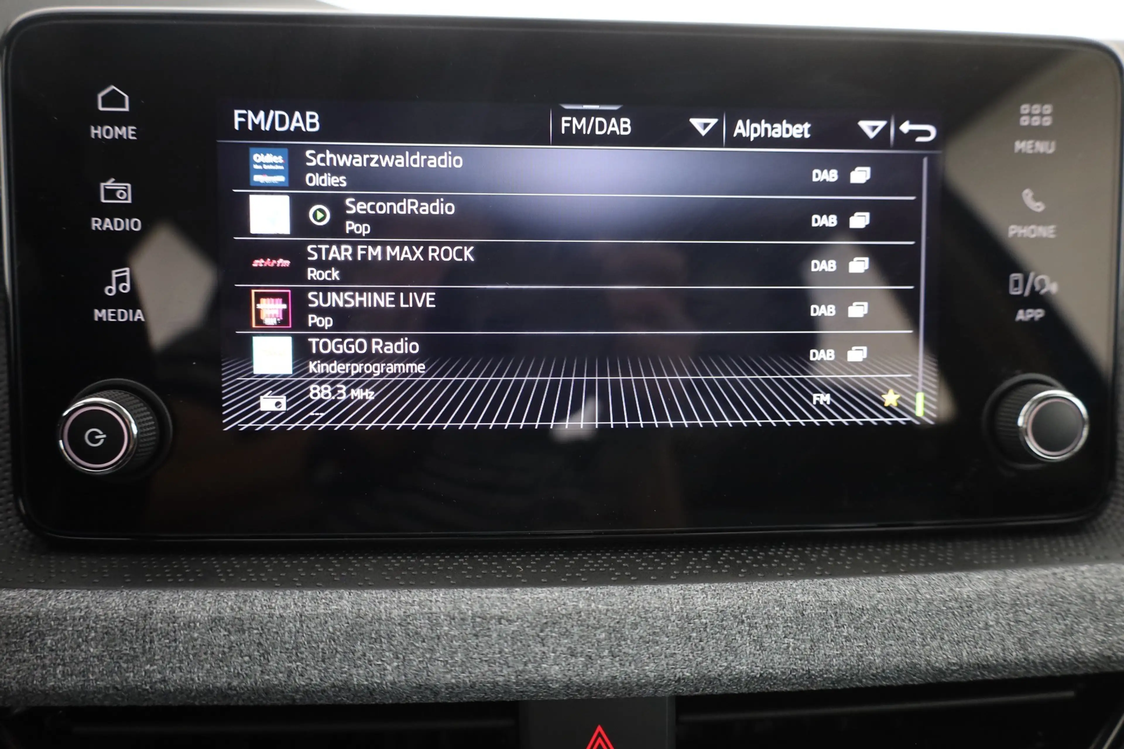 Skoda Kamiq 1.0 TSI LED Kamera Sitzheizung Tempomat — photo 11