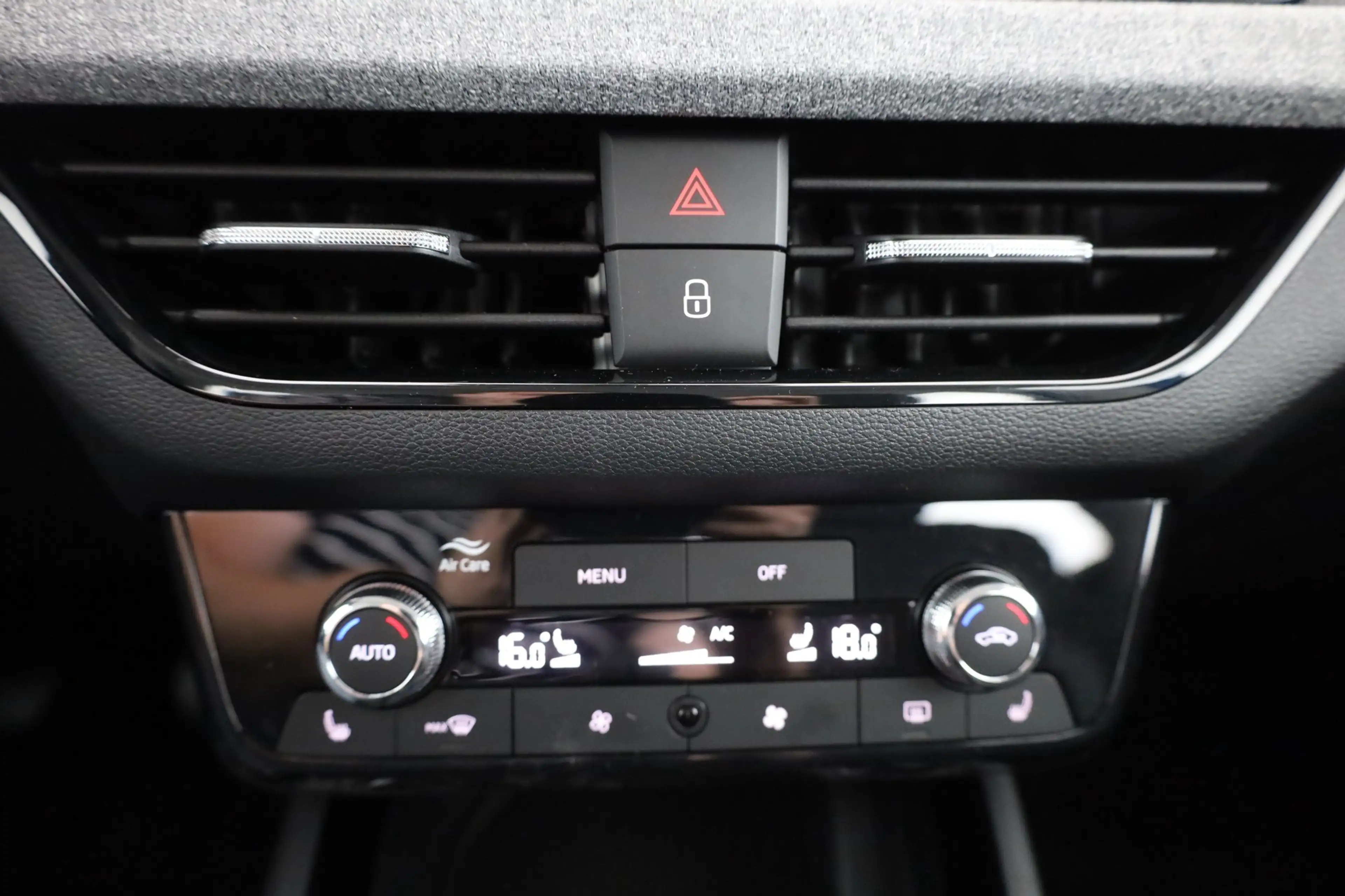 Skoda Kamiq 1.0 TSI LED Kamera Sitzheizung Tempomat — photo 12