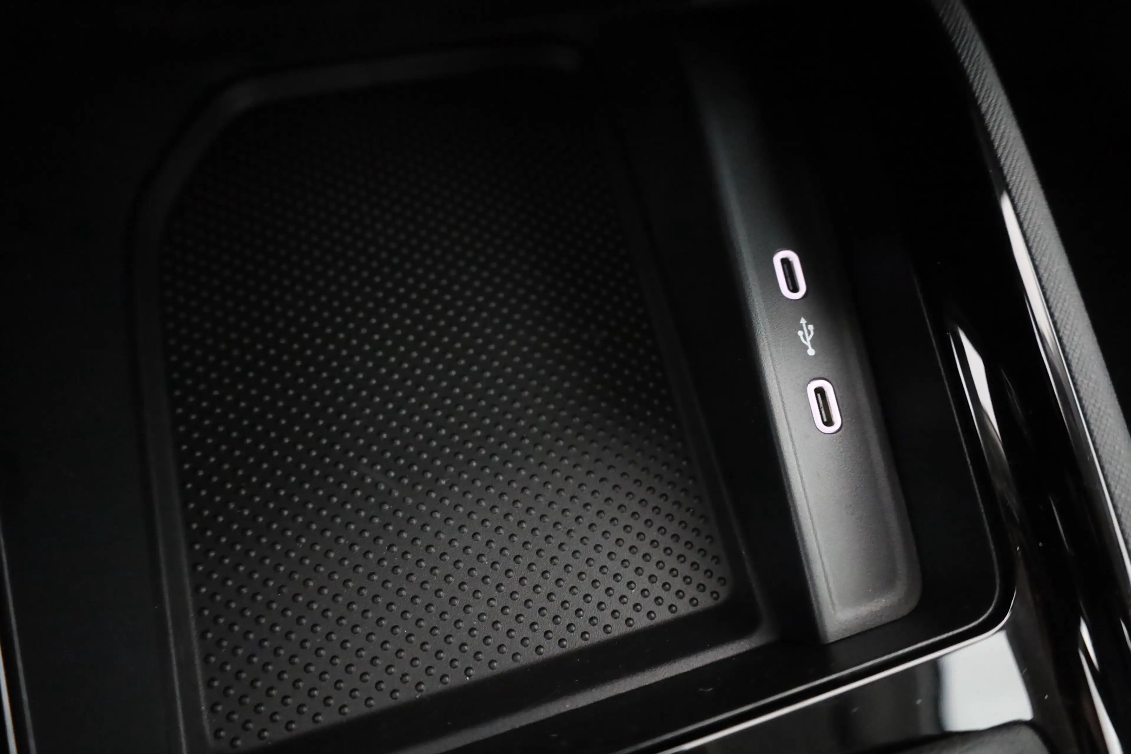 Skoda Kamiq 1.0 TSI LED Kamera Sitzheizung Tempomat — photo 13