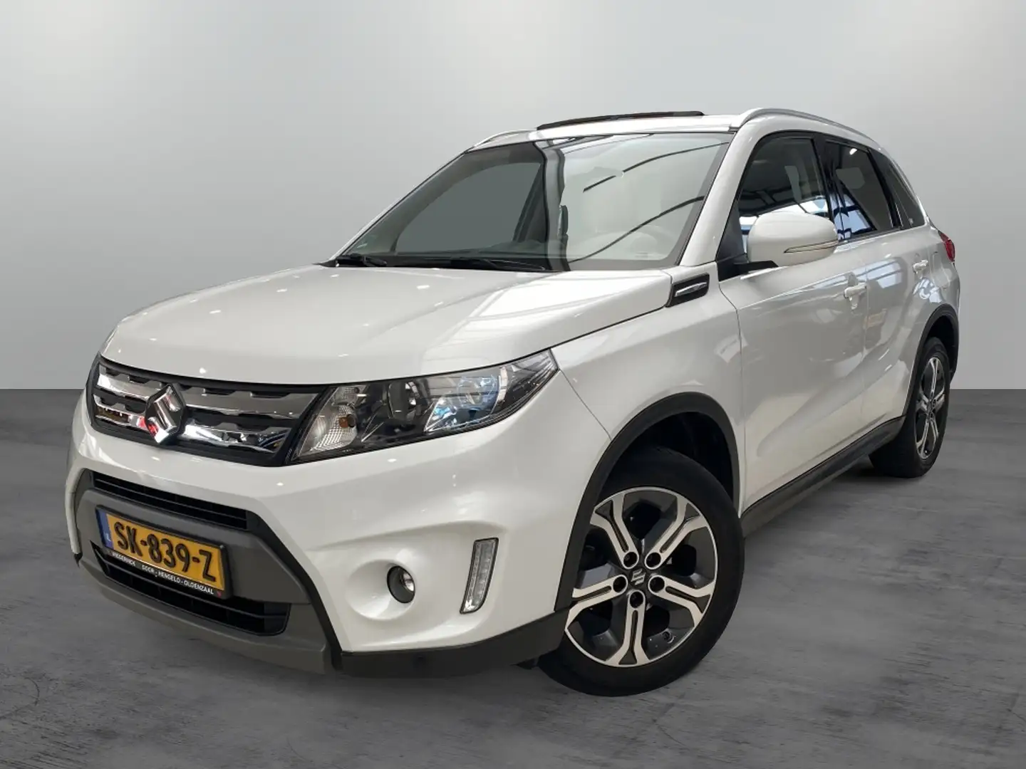 Suzuki Vitara 1.6 High Executive [ TREKHAAK I PANORAMADAK I CARE Wit - 2