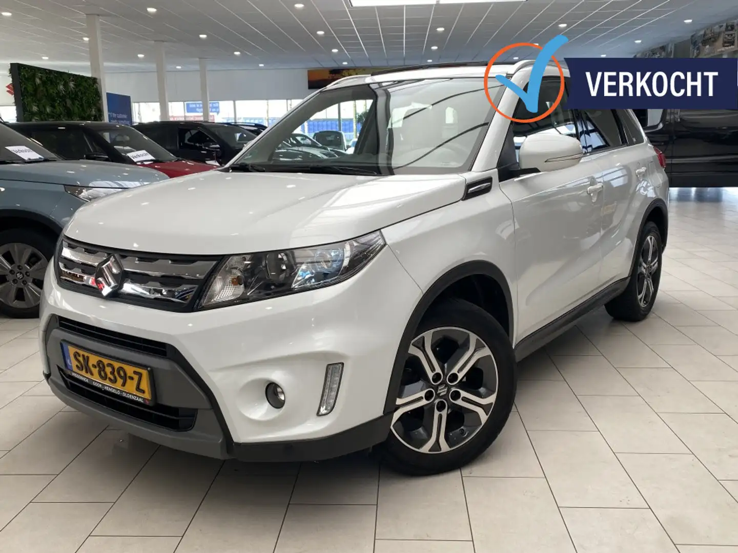 Suzuki Vitara 1.6 High Executive [ TREKHAAK I PANORAMADAK I CARE Wit - 1