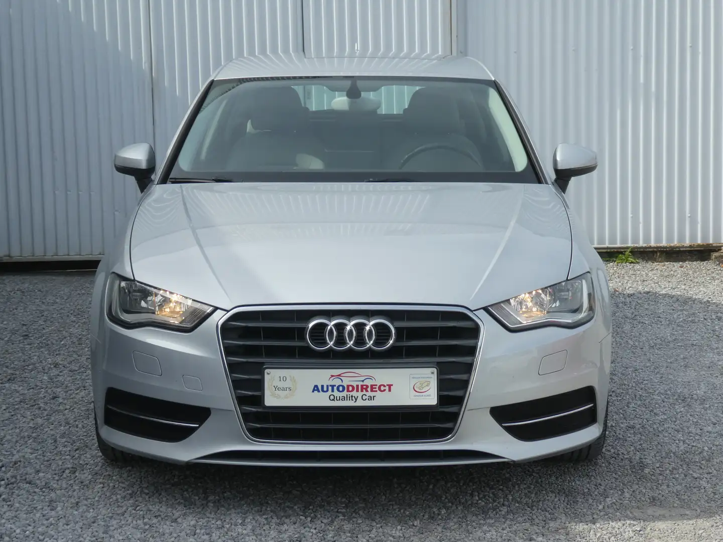 Audi A3 A3 Sportback 1.6 TDi Ambition Navi, Airco, PDC Grau - 2