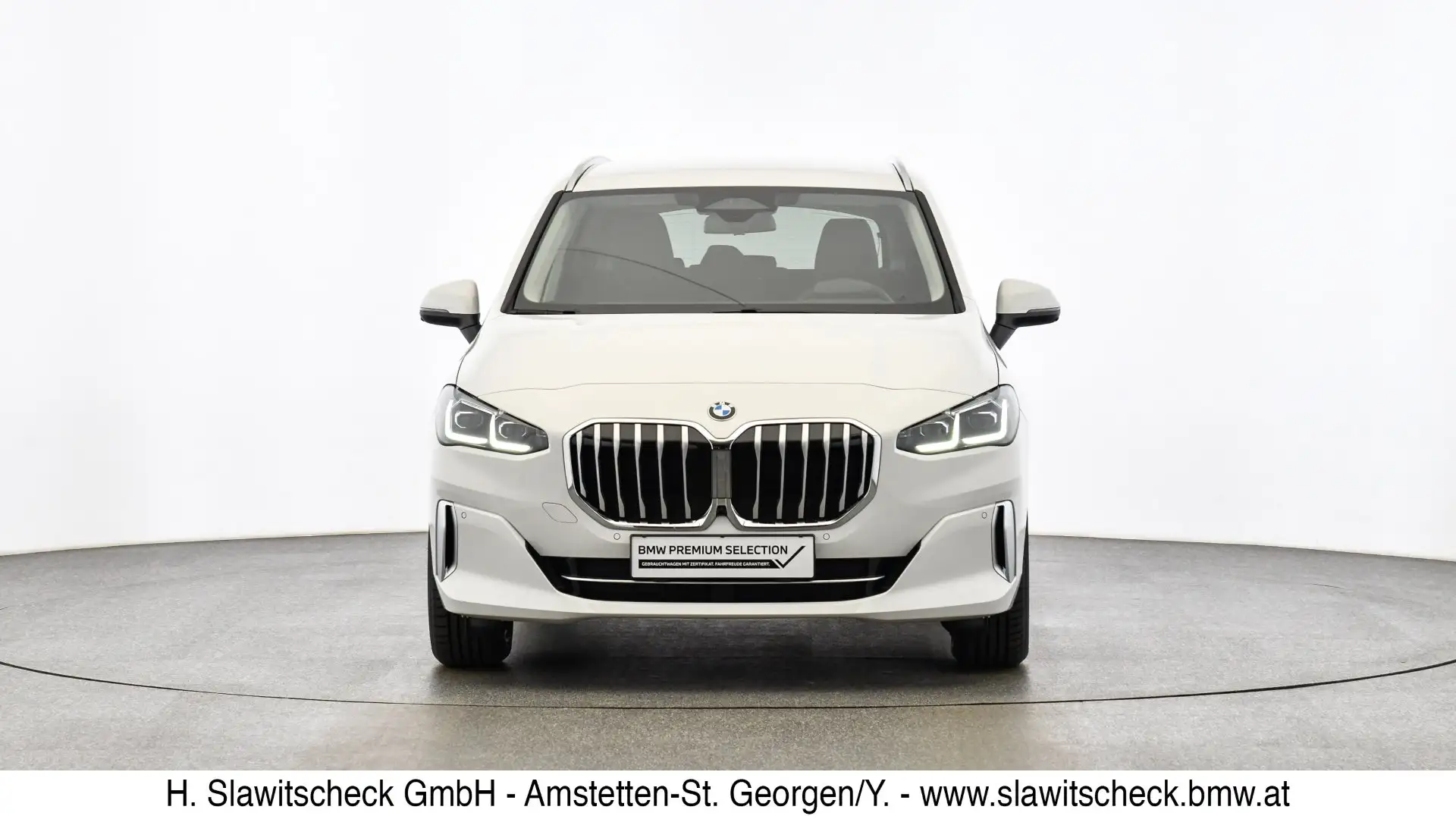 BMW 218 i U06 Weiß - 2