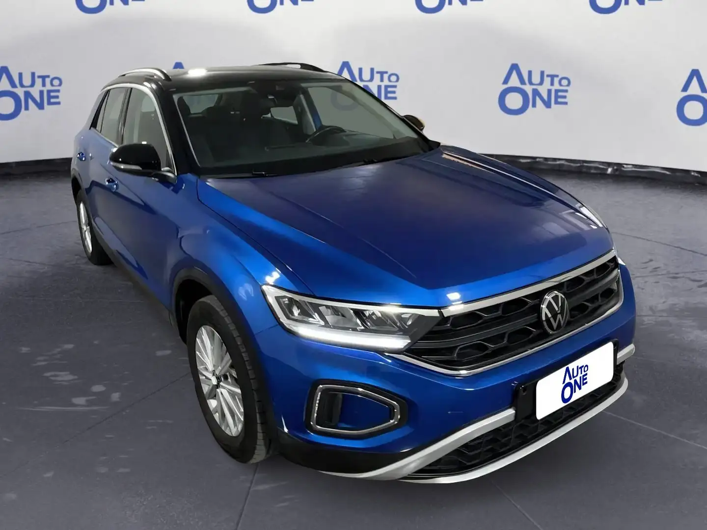 Volkswagen T-Roc 1.5 TSI 150CV AUTO LIFE - * Blau - 1
