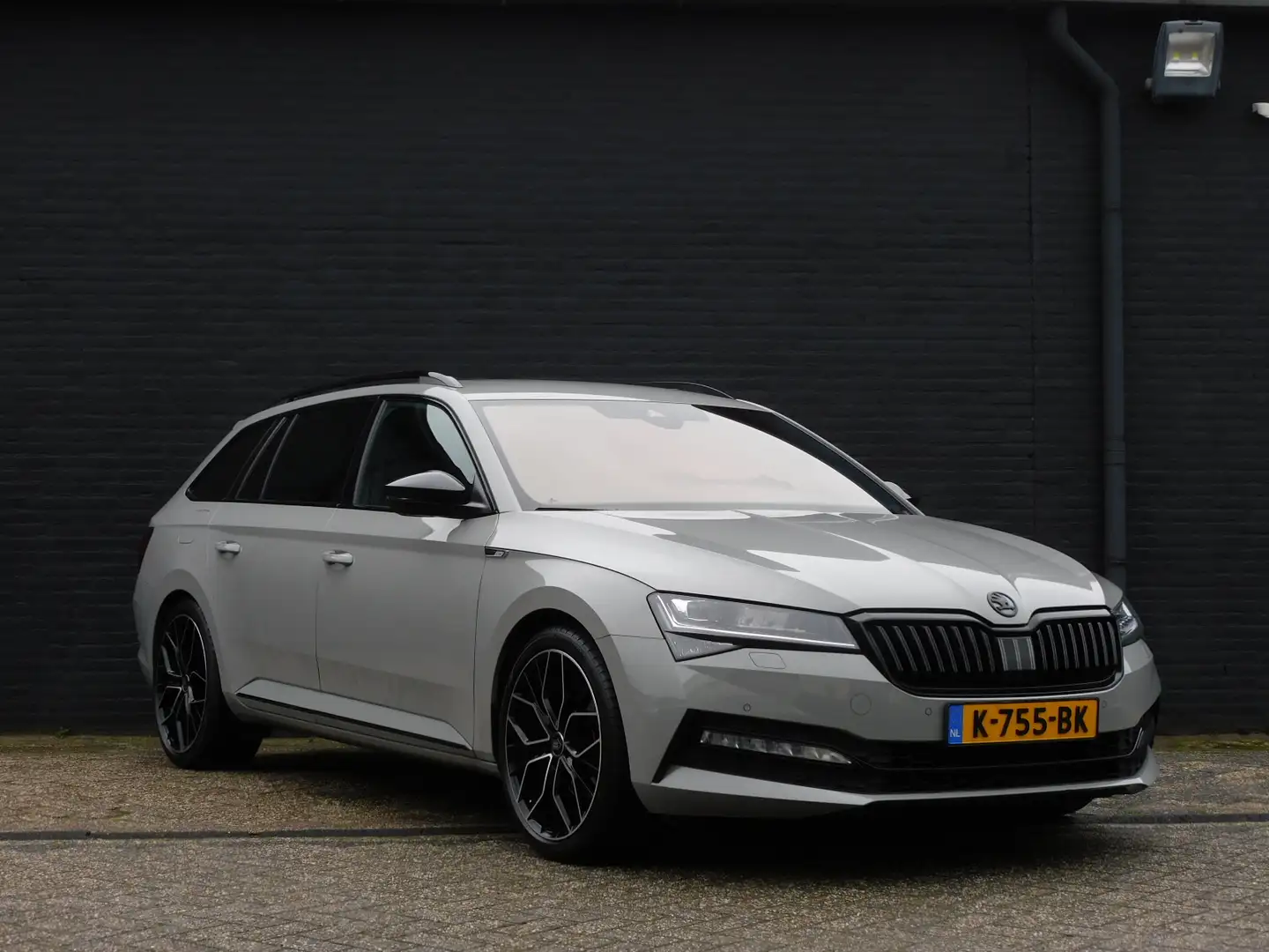 Skoda Superb Combi 1.5 TSI ACT Sportline Business TOPSTAAT! 1e Grau - 2
