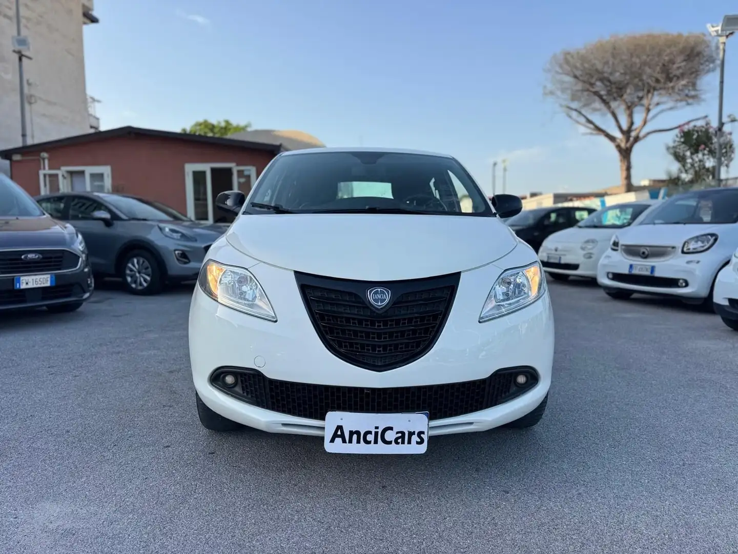 Lancia Ypsilon Ypsilon 0.9 TwinAir 85 CV 5 porte Metano Ecochic Blanco - 1