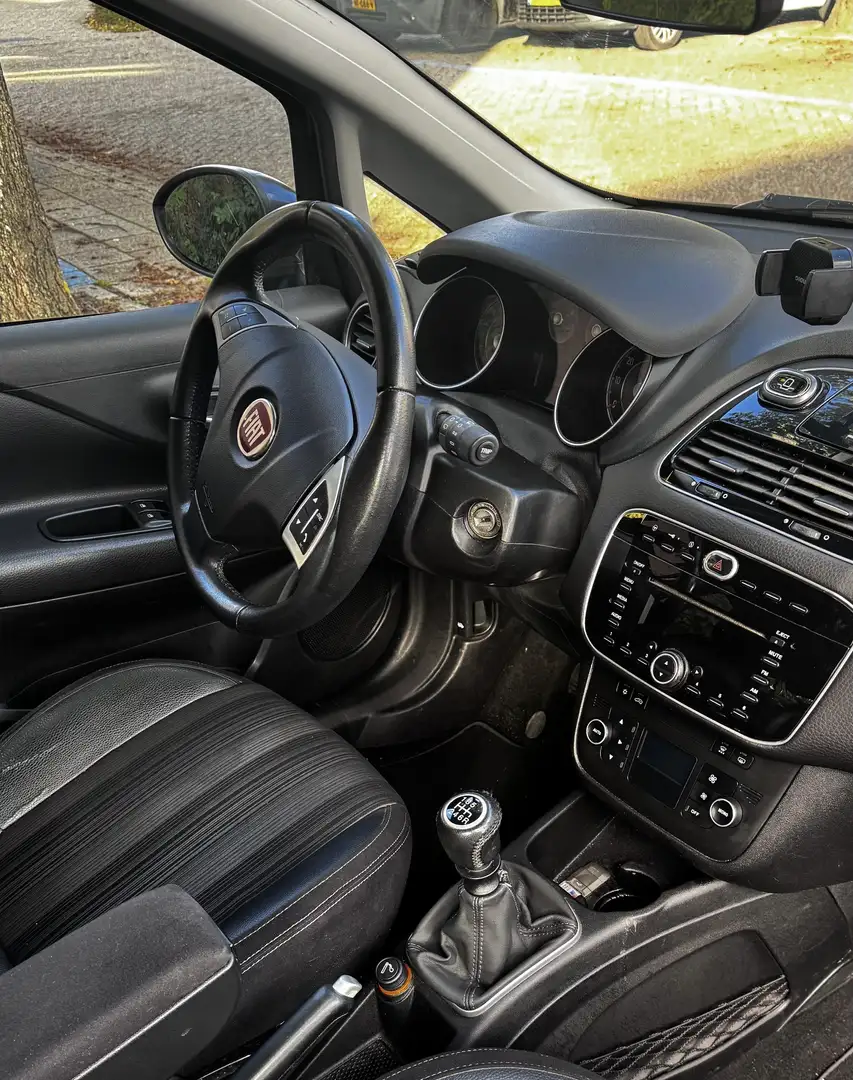 Fiat Punto 1.4-16V m-air Emot. Szary - 2