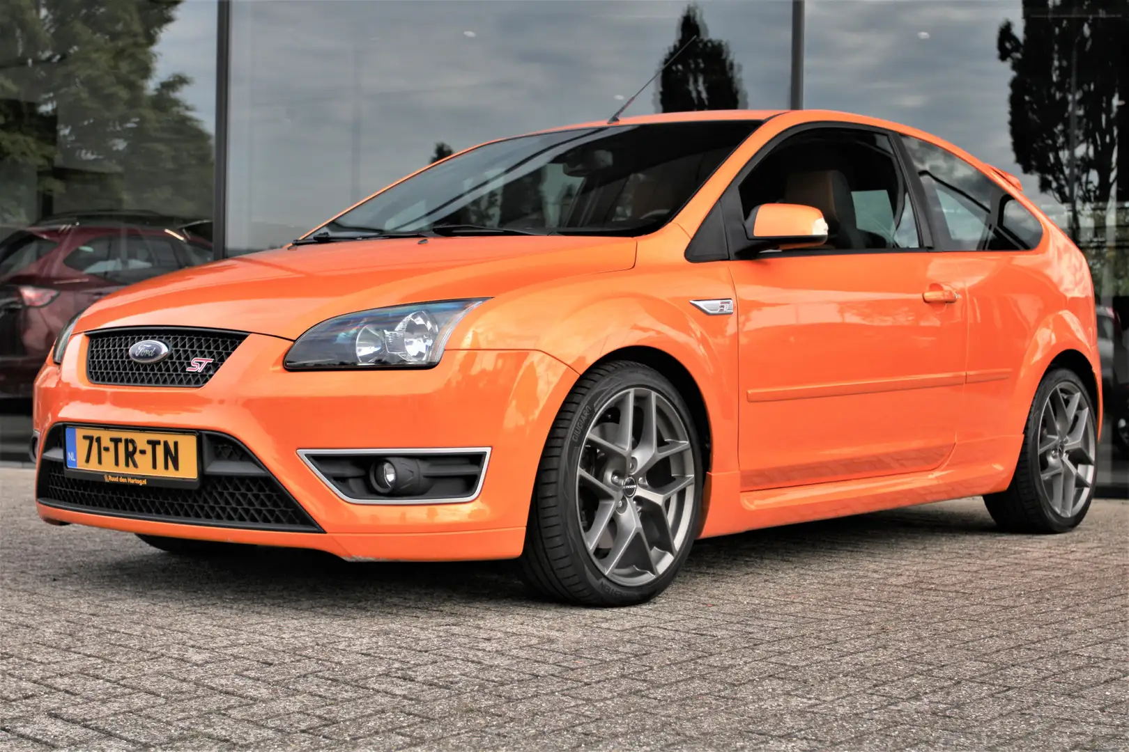 Ford Focus 2.5-20V ST 226PK 5-CIL *UNIEK!* | ORIG. NL | NAP | Oranje - 1
