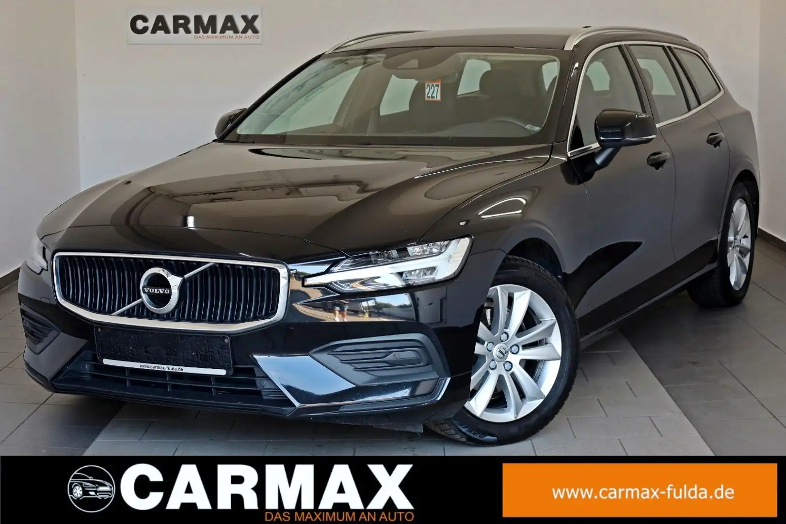 Volvo V60 Kombi Momentum Pro TLeder,Navi,LED,PDC,Apple Schwarz - 1