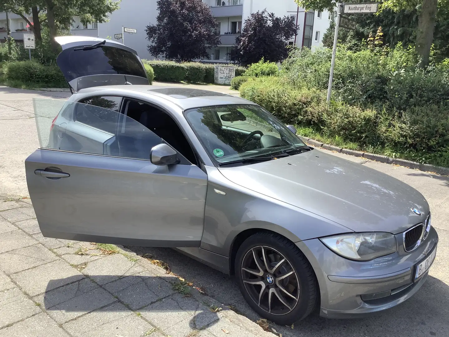 BMW 118 118i Edition Lifestyle Grau - 2