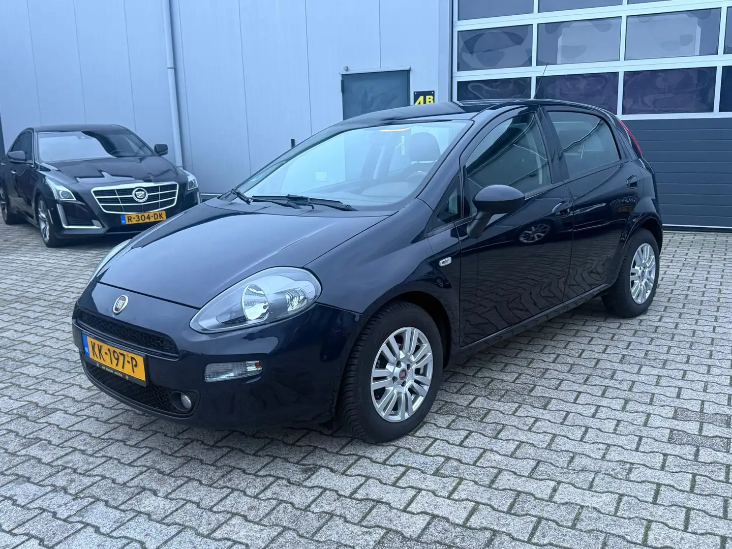 Fiat Punto Evo 0.9 TwinAir Lounge 2016 5-Deurs Airco Blauw - 1