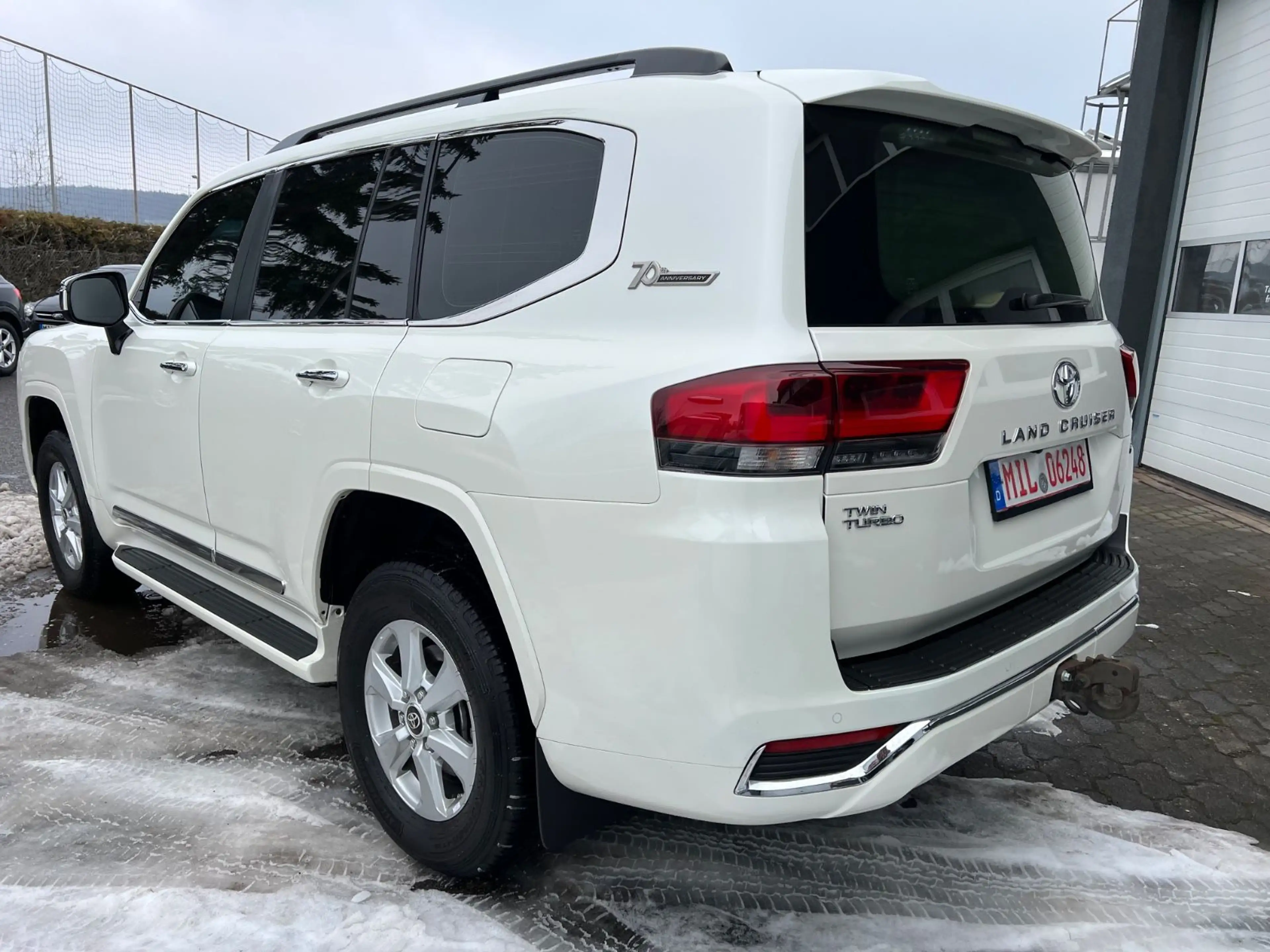 Toyota Land Cruiser 300*3.5 V6*ARMORED*GEPANZERT*B6/VR7 — photo 5
