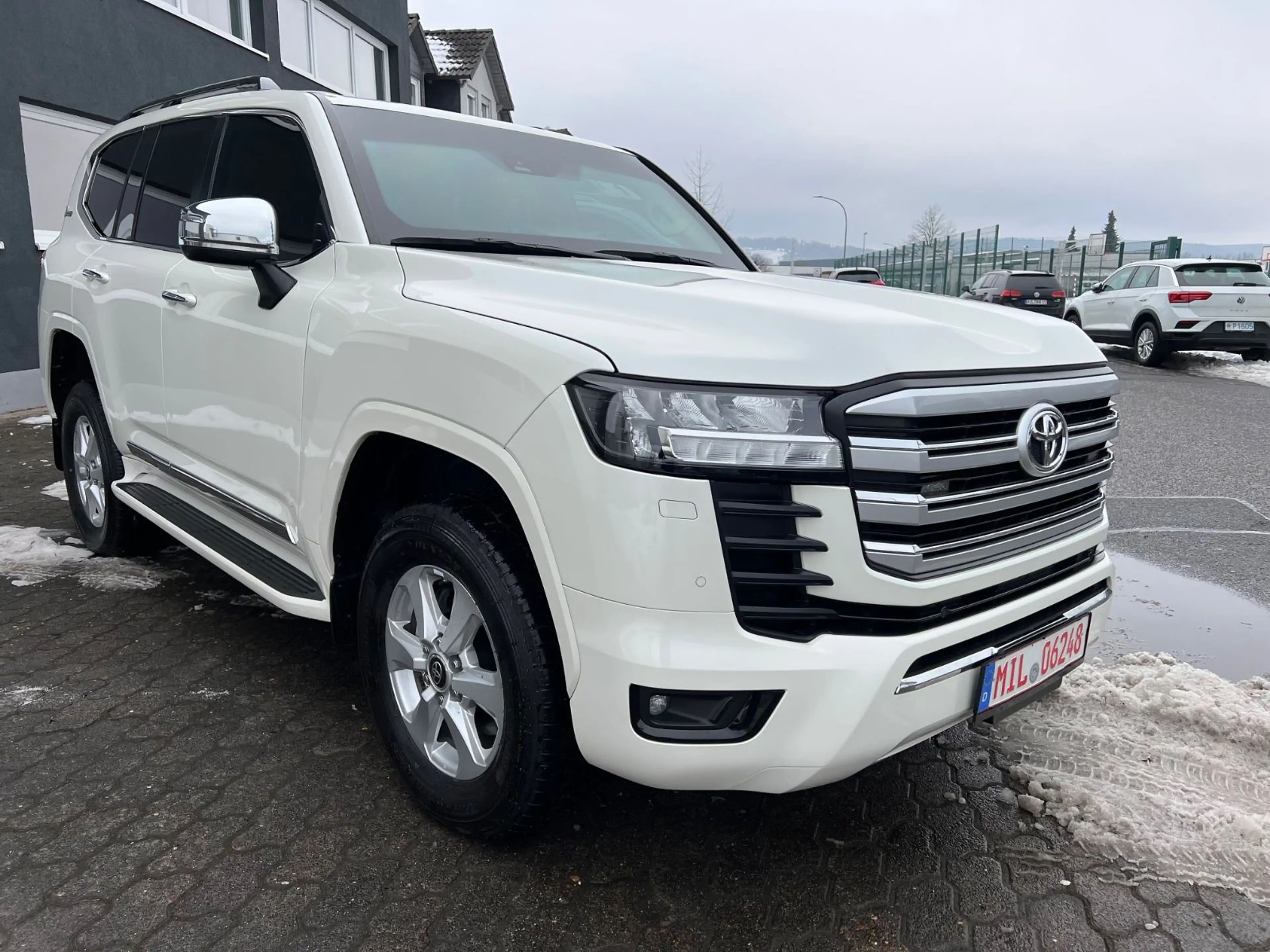 Toyota Land Cruiser 300*3.5 V6*ARMORED*GEPANZERT*B6/VR7 — photo 3