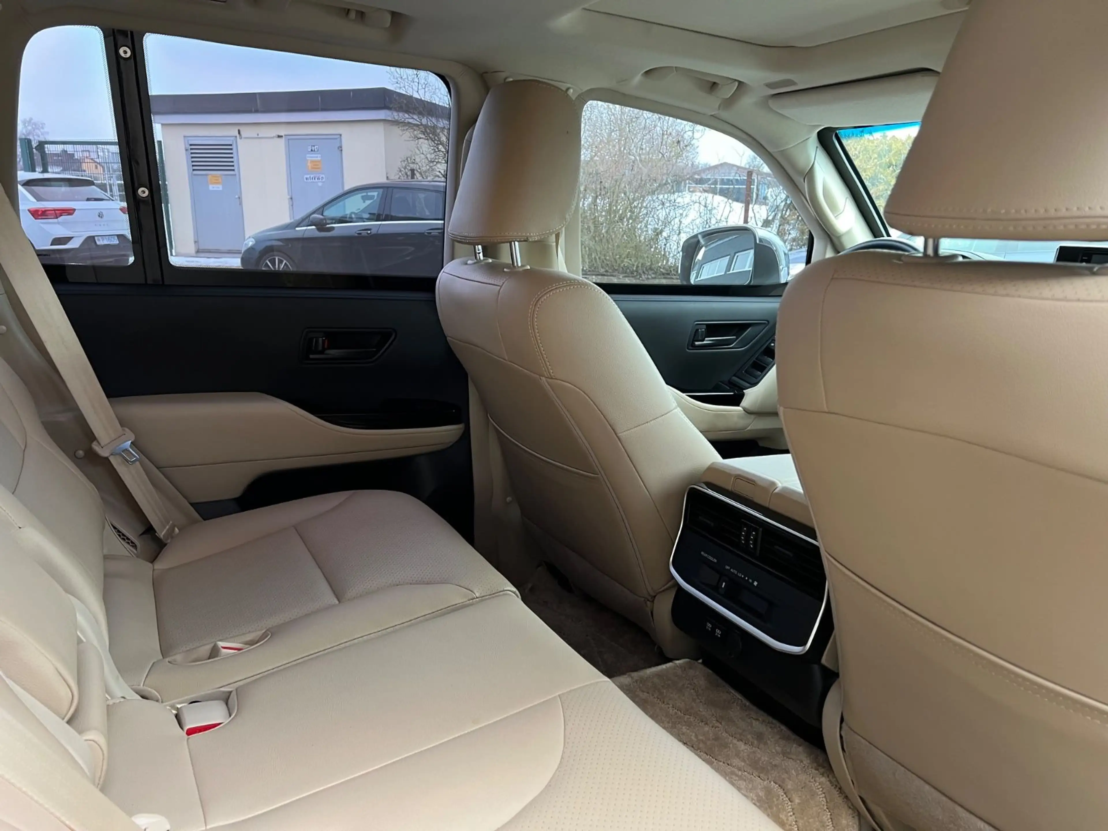 Toyota Land Cruiser 300*3.5 V6*ARMORED*GEPANZERT*B6/VR7 — photo 15