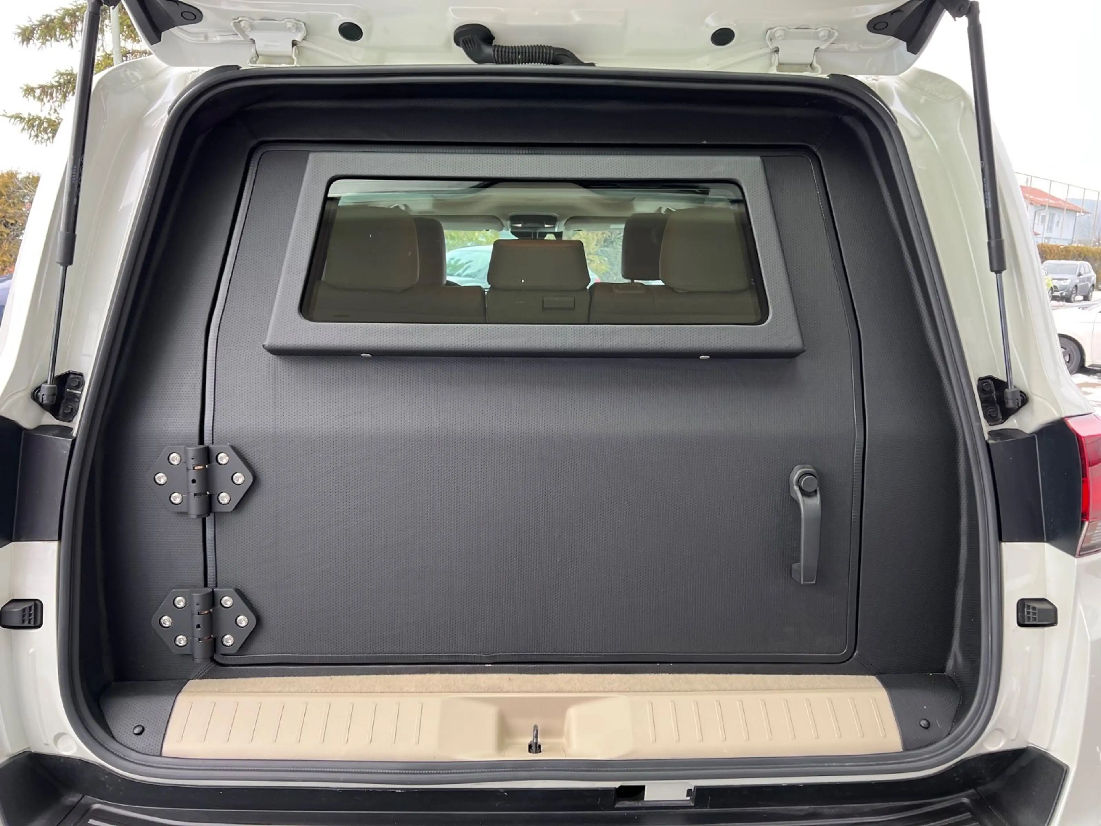 Toyota Land Cruiser 300*3.5 V6*ARMORED*GEPANZERT*B6/VR7 — photo 13