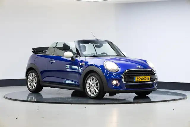 Mini Convertible view 20