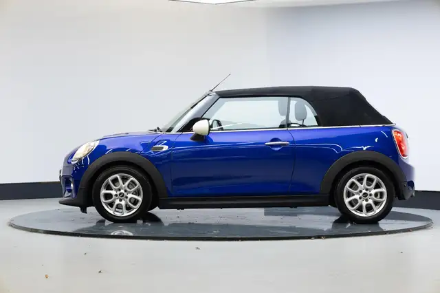 Mini Convertible view 15