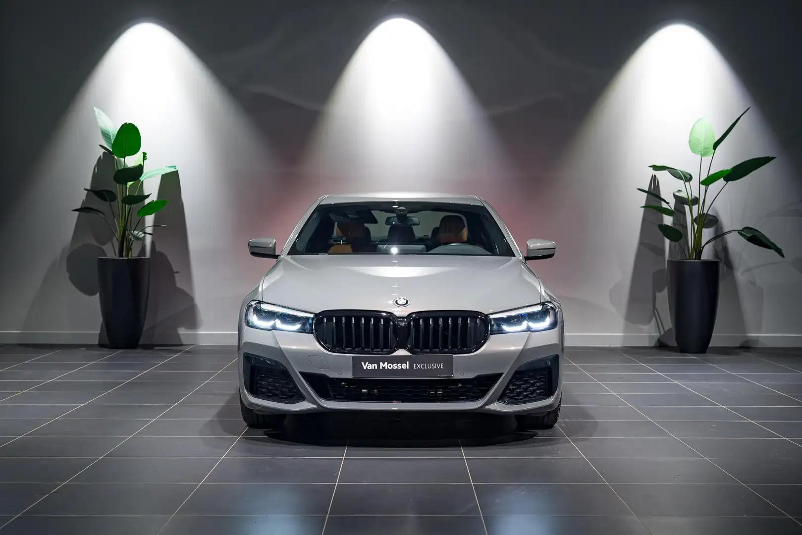 BMW 520 5-serie e 150kW M SPORT | SHADOW LINE | ZETELVERWA Gris - 2