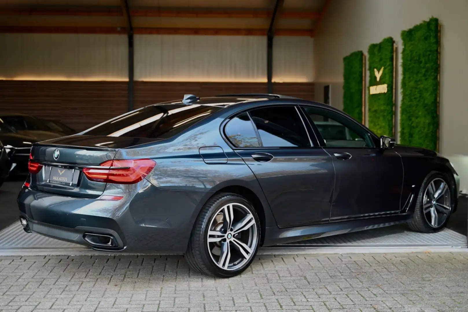 BMW 740 7-serie 740e M Sport - 360 Camera - Massage - El. Grijs - 2