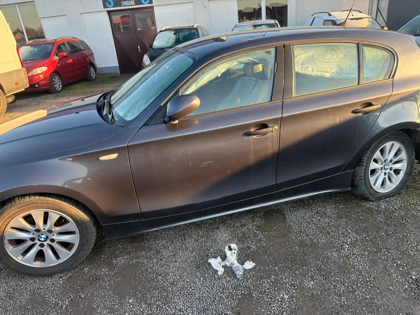 BMW 118 118d - 1