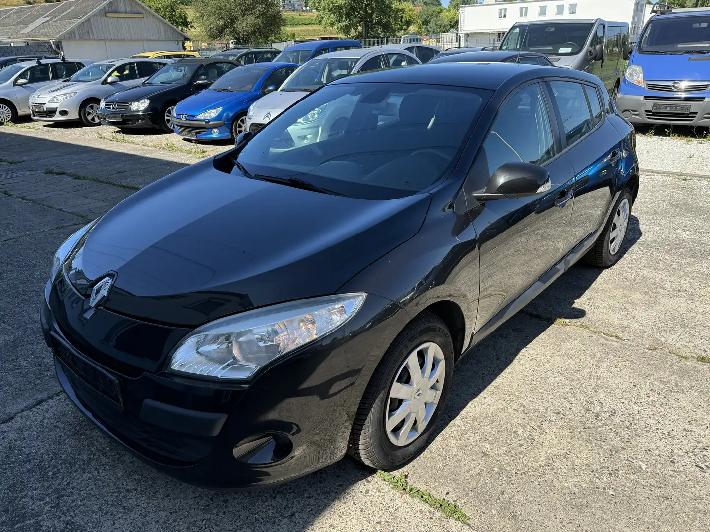Renault Megane Expression Schwarz - 1