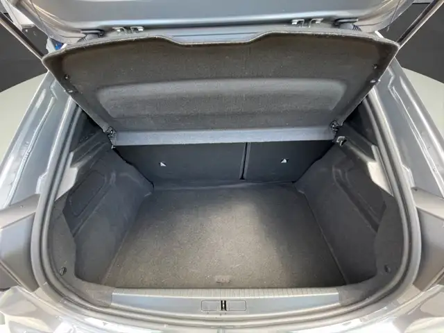 Peugeot 208 view 7