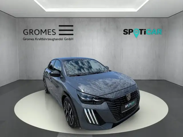 Peugeot 208 main image