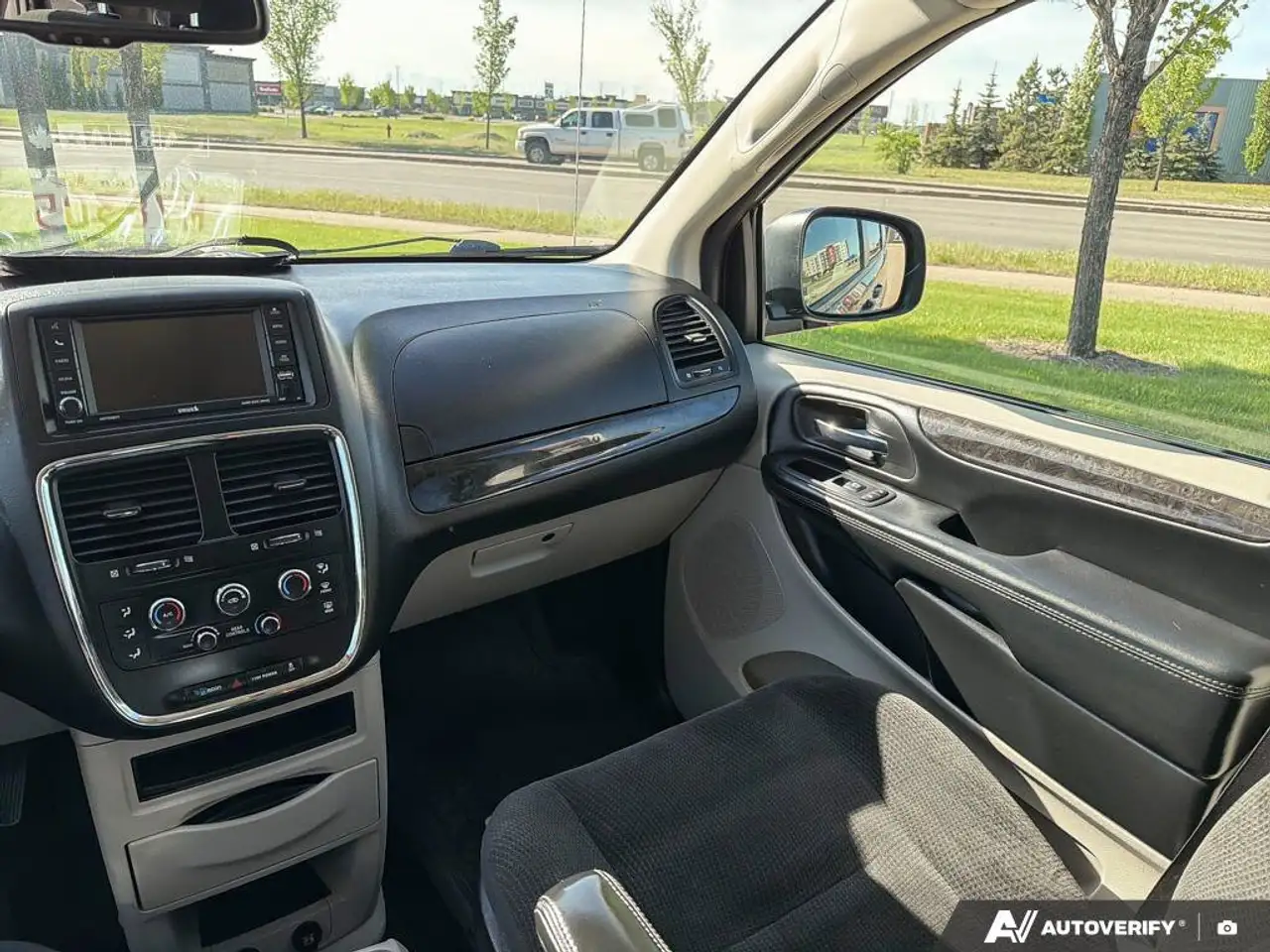 Dodge Grand Caravan снимка Dodge Grand Caravan
