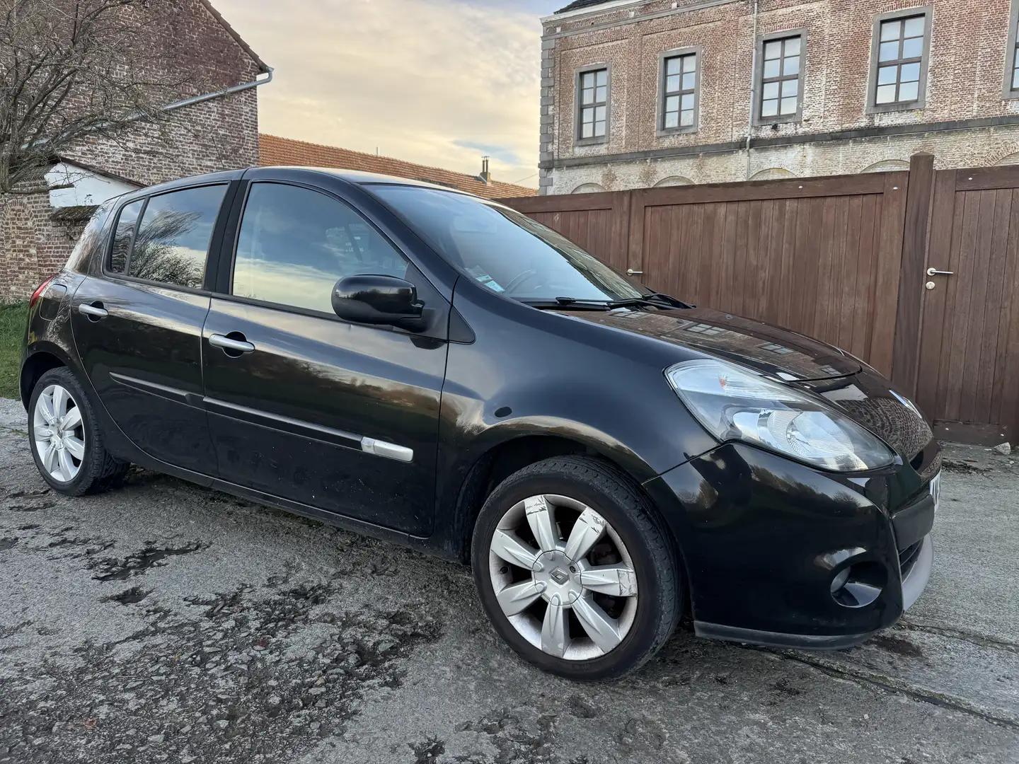 Renault Clio 1.5 dCi 85 FAP *CLIM*CRUISE CONTROL* Noir - 1
