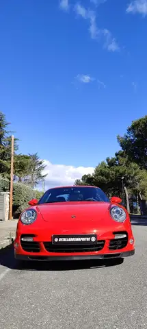 Porsche 911 view 8