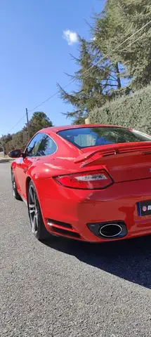Porsche 911 view 11
