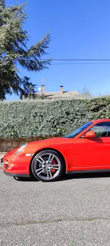 Porsche 911 view 13