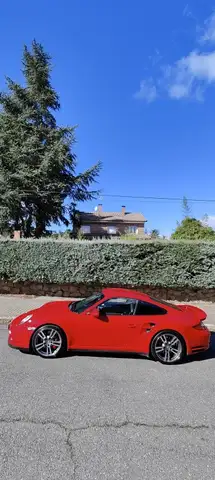 Porsche 911 view 6