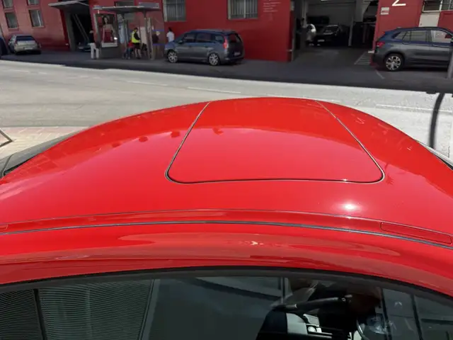 Porsche 911 view 15