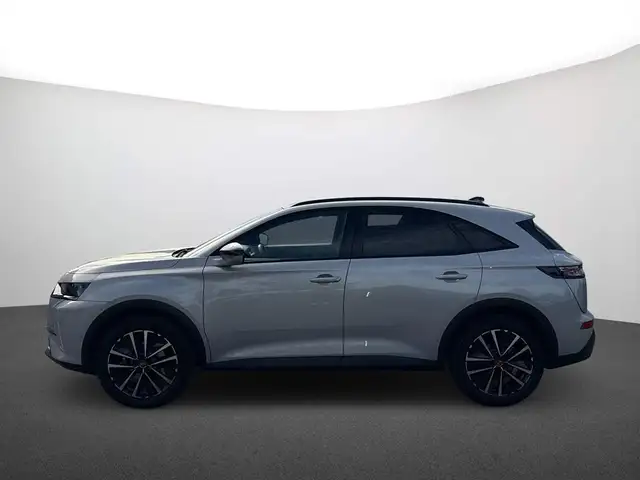 DS Automobiles DS 7 view 5