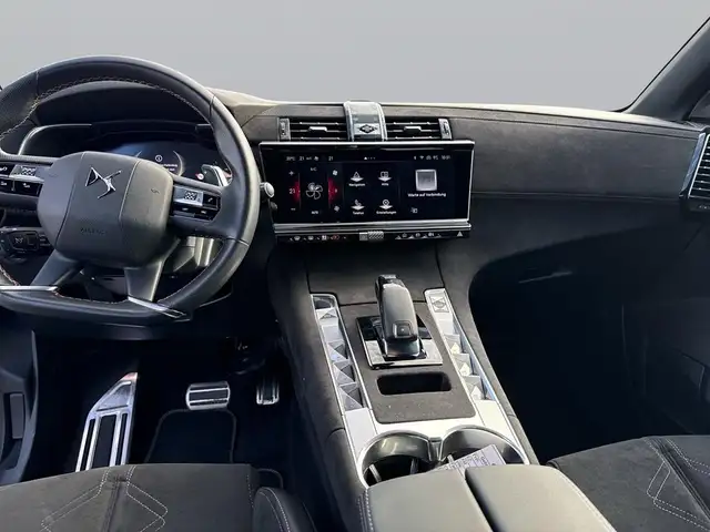 DS Automobiles DS 7 view 12