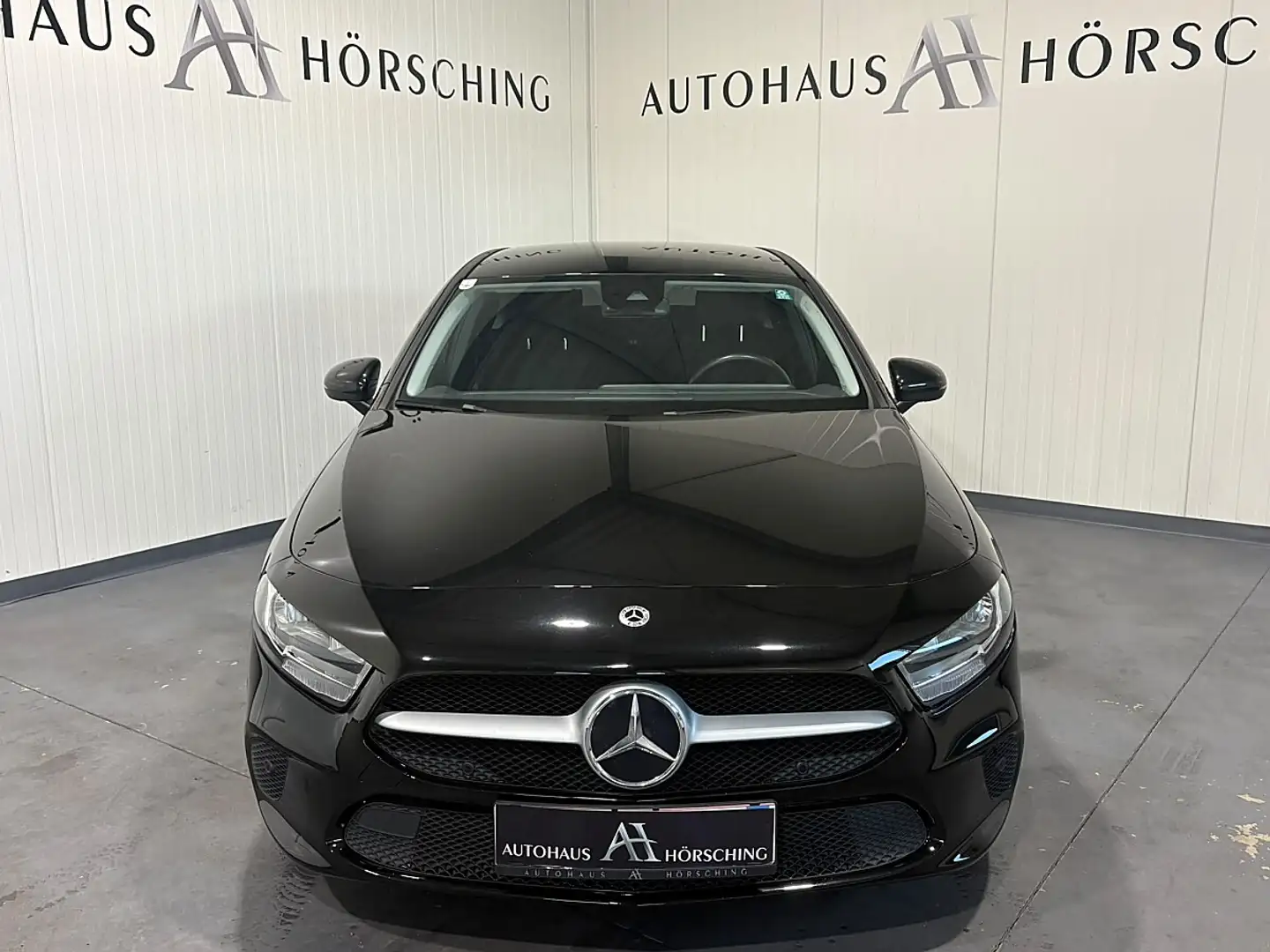 Mercedes-Benz A 180 d (EURO 6d) Schwarz - 2