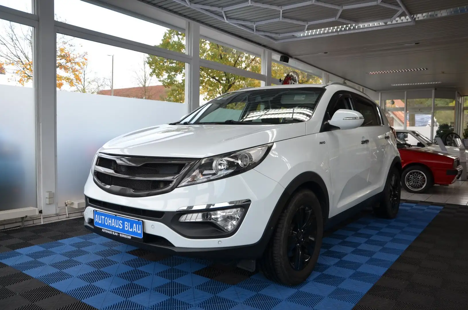 Kia Sportage 2.0 CRDi *AUTOMATIK*4x4*AHK*ERST 93TKM! Weiß - 1