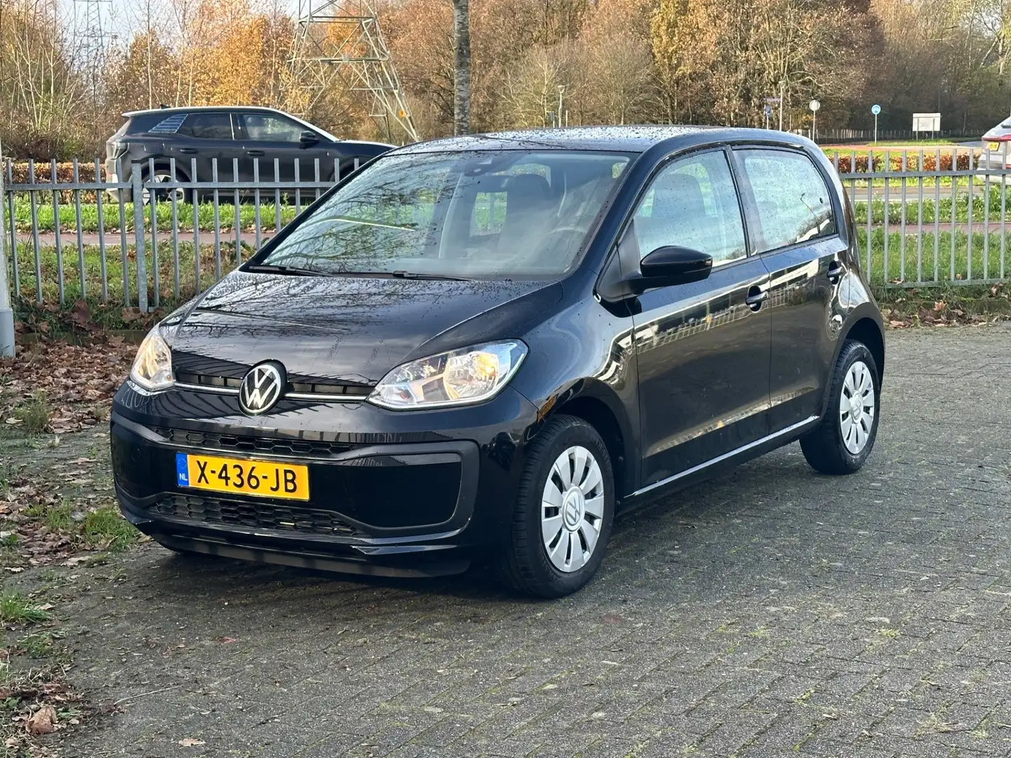 Volkswagen up! 1.0 Mpi 65pk Lane Assist Airco Bluetooth DAB Zwart - 2